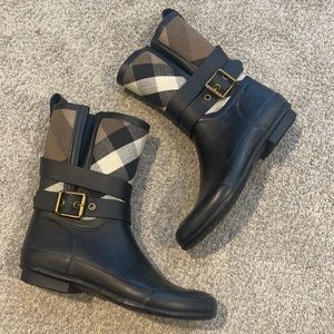 Burberry Rain  Boots. Size 37 (7). Excellent used condition. Barely worn.